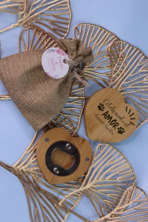 Abridor corazón de bambú con imán